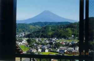 部屋から富士山が見えます
