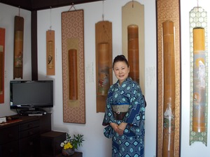 修禅寺彫ギャラリーを開いた松琴さんの長女・柴田さん
